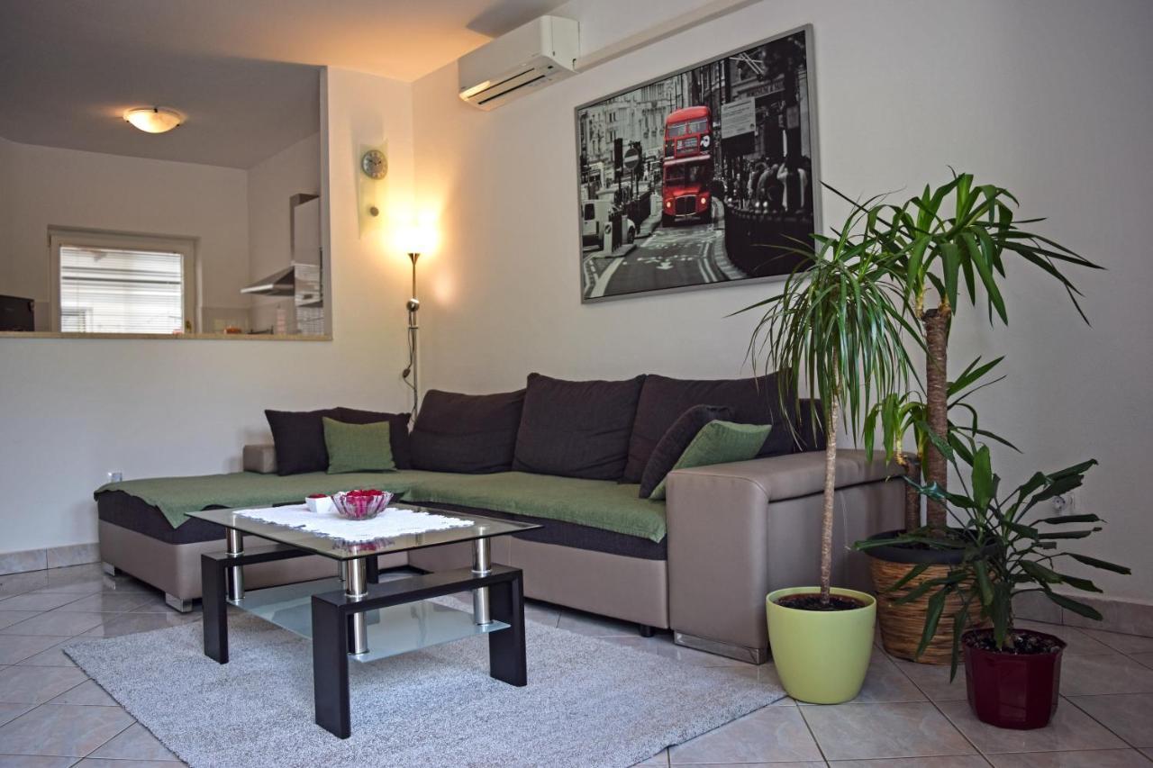 Appartement Loki'S Dream à Pula Extérieur photo